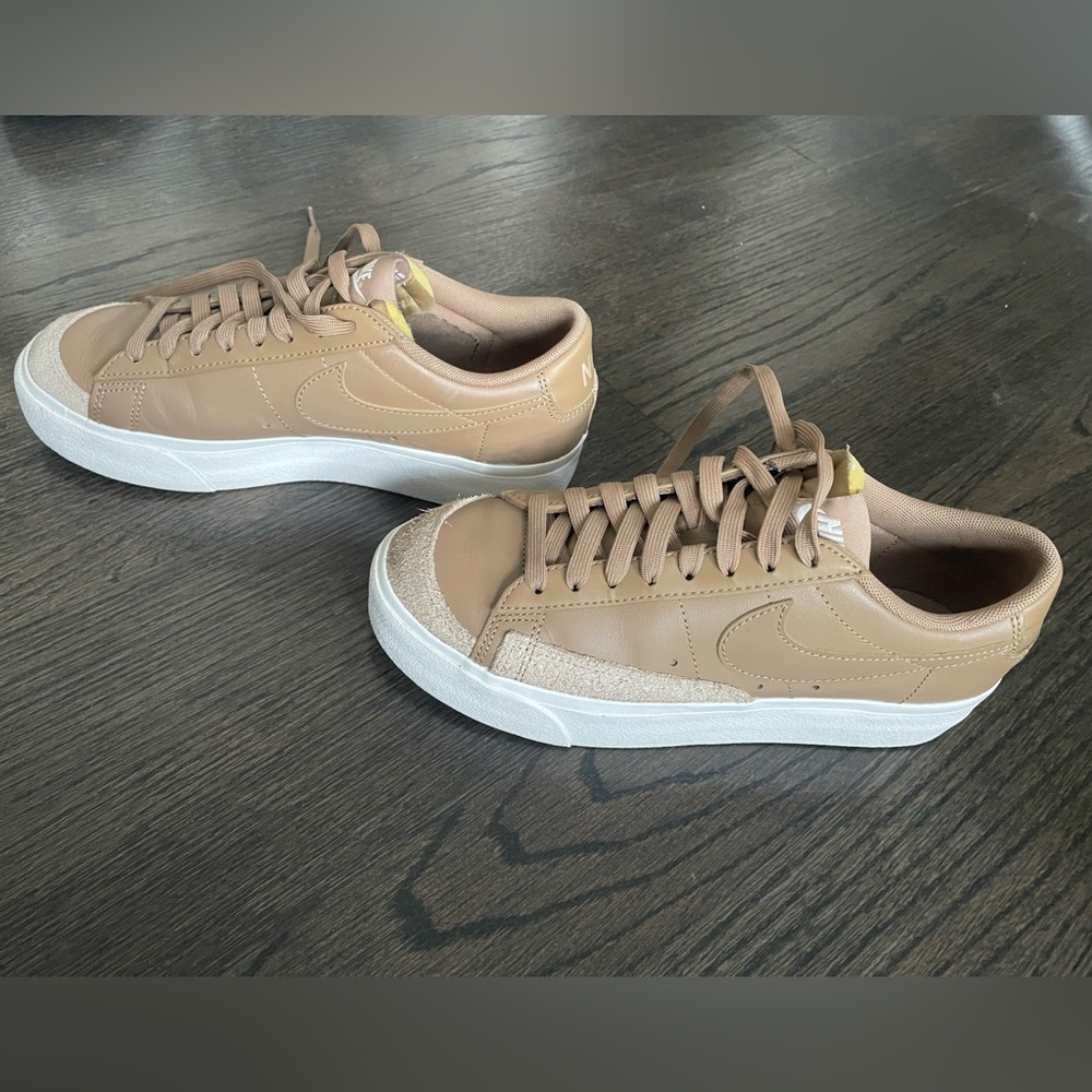 Nike Blazer Low Platform Dark Driftwood sneaker women’s size 7